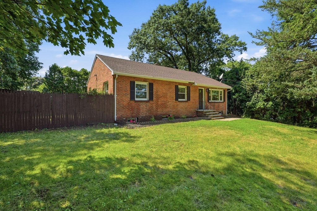 158 Devens Street Springfield, MA 01151 - Photo 3 of 20 Gallery Image 3