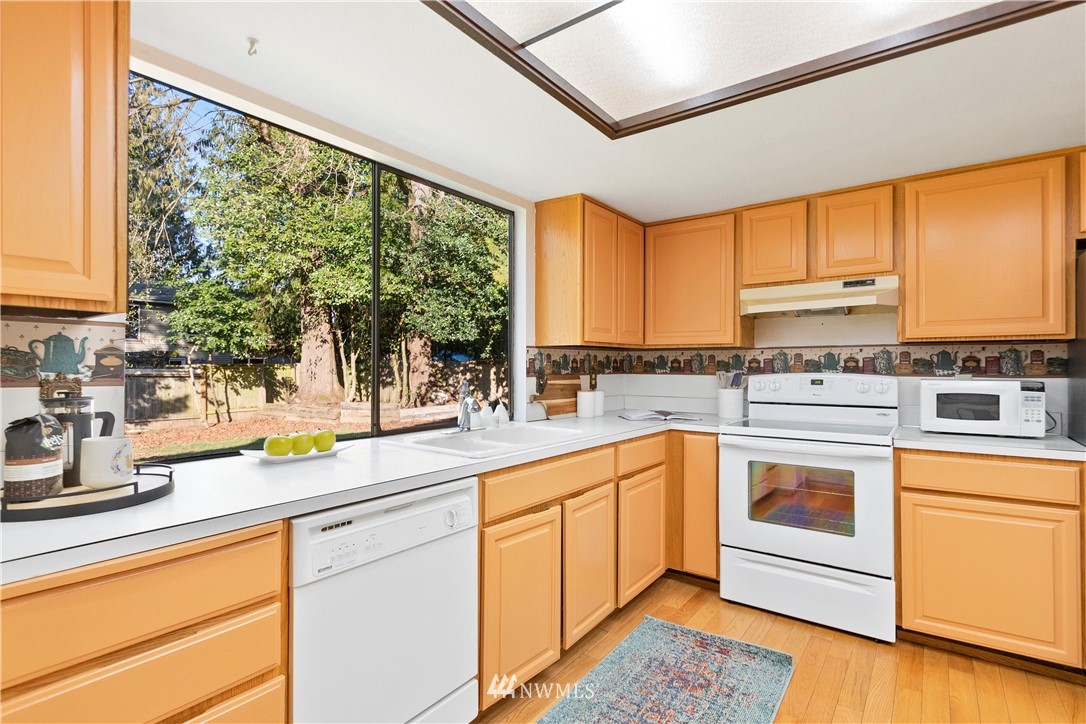 10918 Southeast 183rd Place Renton, WA 98055 - Photo 9 of 22 Gallery Image 9