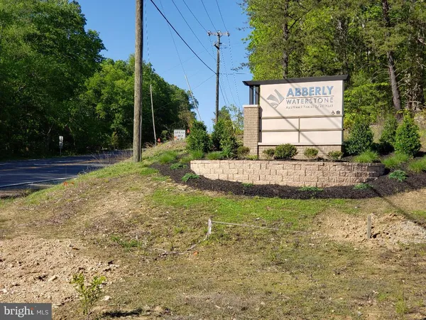 a view of a back yard