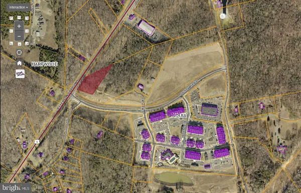 a view of a back yard