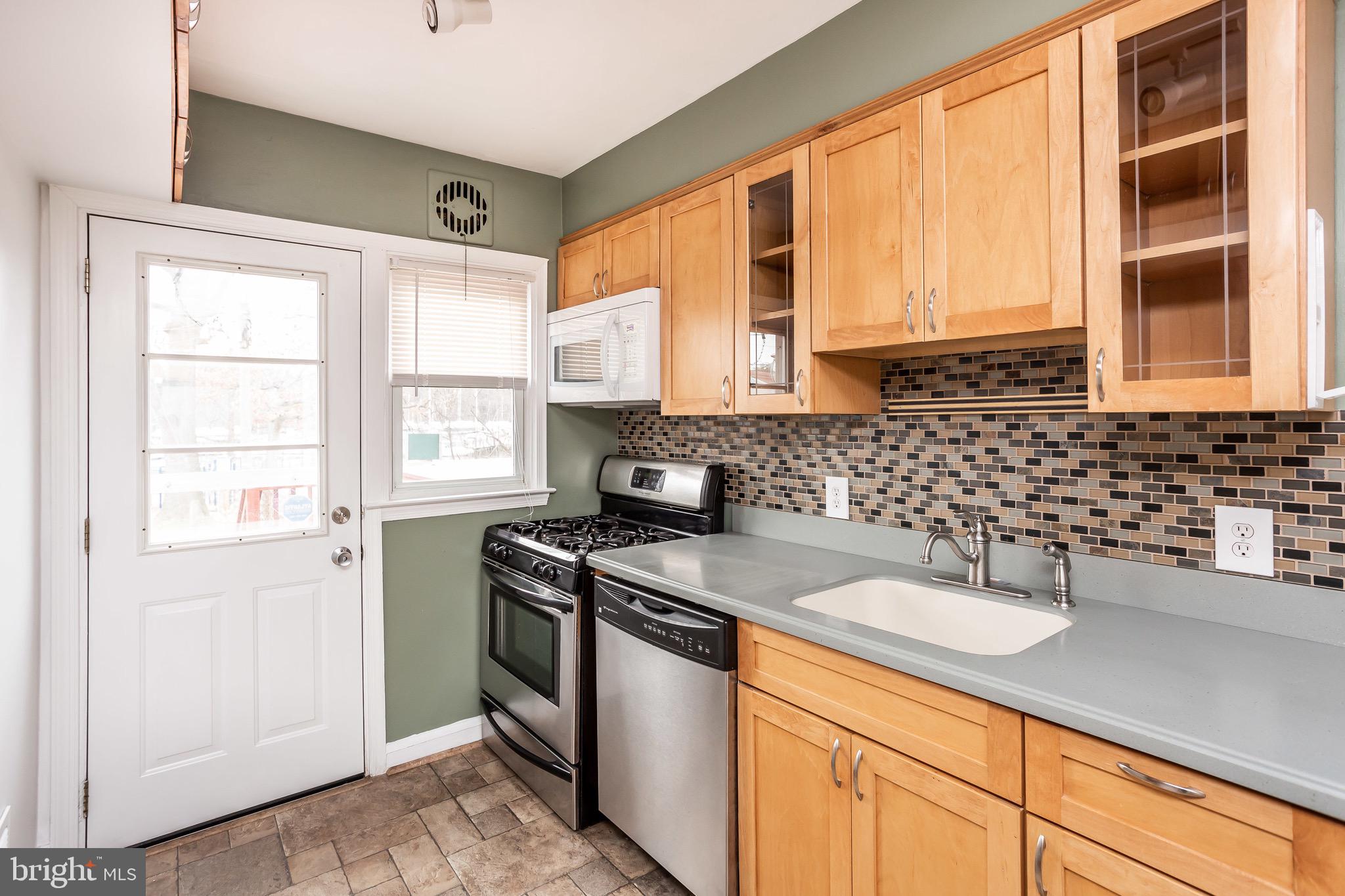 342 Grovethorn Road Baltimore, MD 21220 - Photo 5 of 18 Kitchen