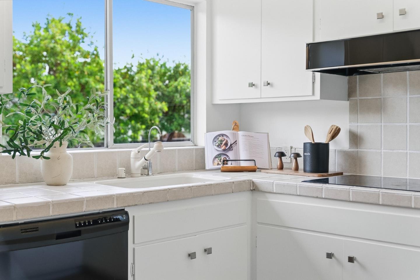 3909 Middlefield Road, Unit F Palo Alto, CA 94303 - Photo 19 of 65