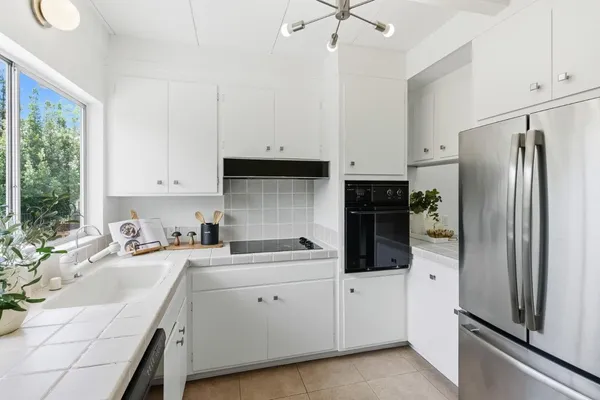 $1,199,000 | 3909 Middlefield Road, Unit F, Palo Alto, CA 94303