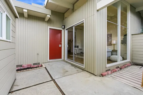 $1,199,000 | 3909 Middlefield Road, Unit F, Palo Alto, CA 94303