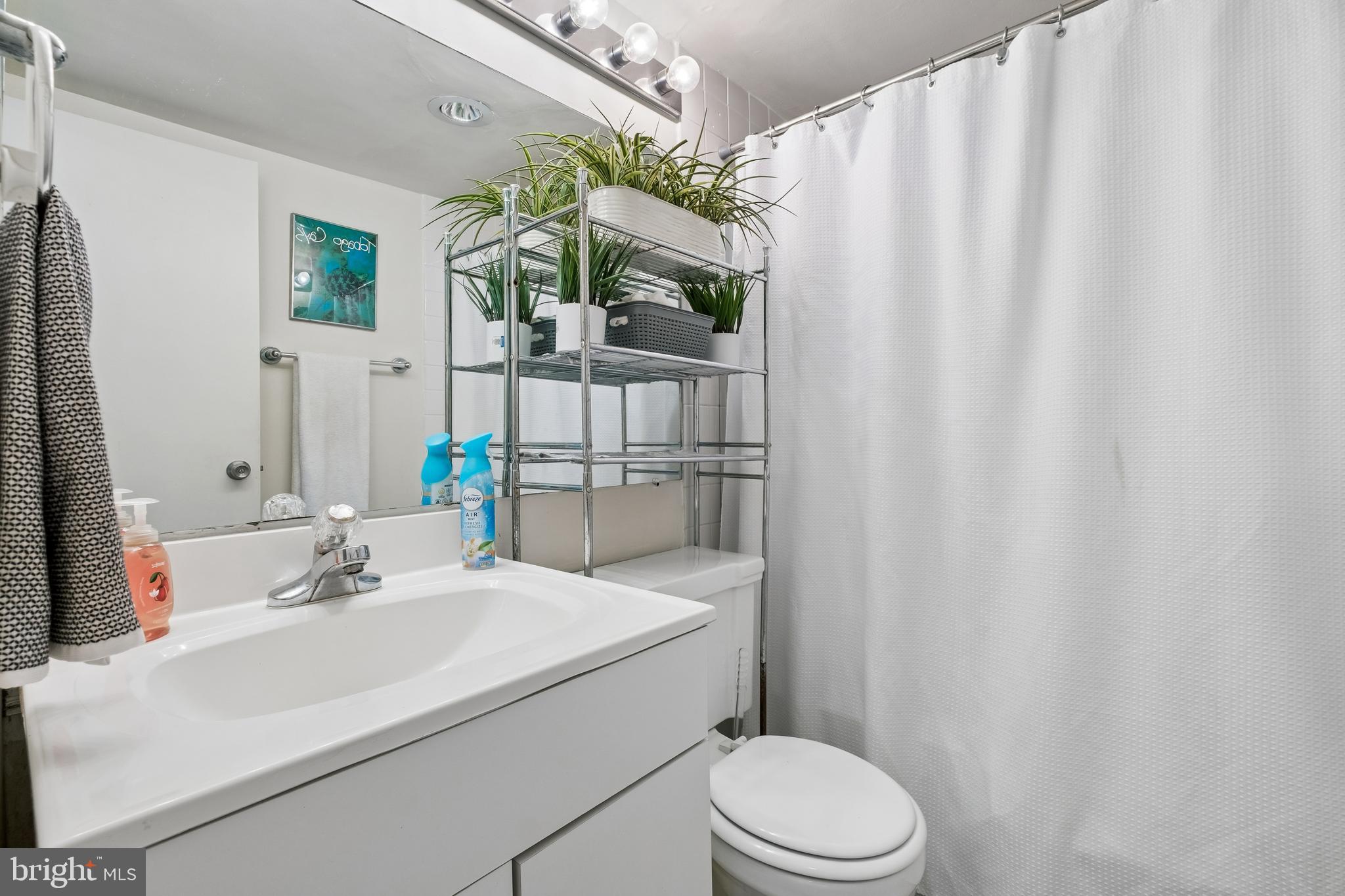 220 Locust Street, Unit 23CS Philadelphia, PA 19106 - Photo 5 of 12