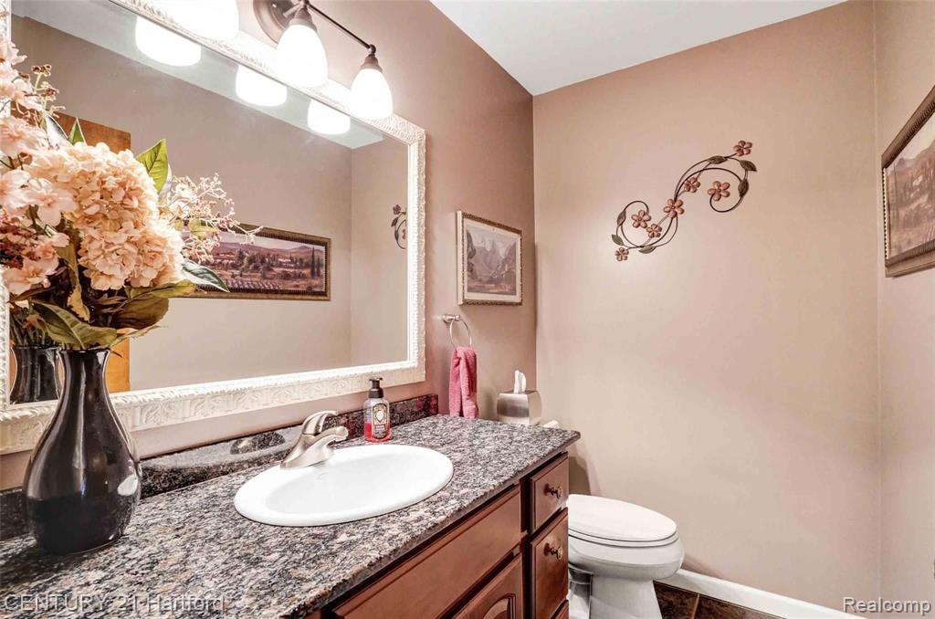 35767 Congress Road Farmington Hills, MI 48335 - Photo 26 of 42