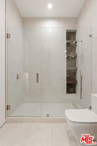 $32,000 | 356 North La Jolla Avenue, Los Angeles, CA 90048