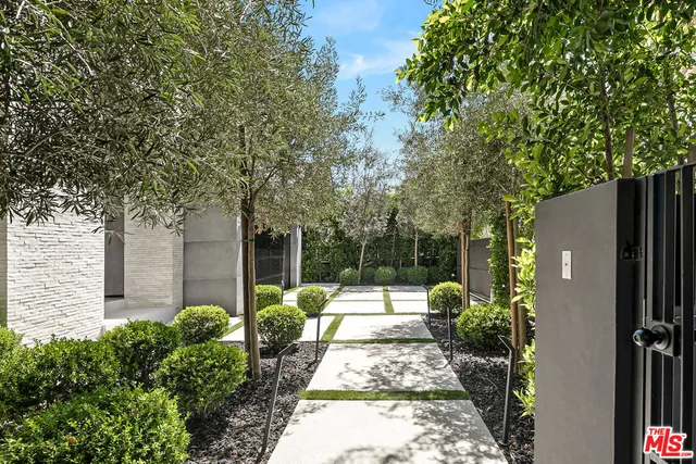 $32,000 | 356 North La Jolla Avenue, Los Angeles, CA 90048