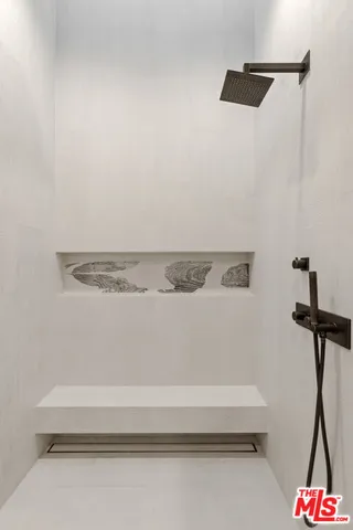 $32,000 | 356 North La Jolla Avenue, Los Angeles, CA 90048