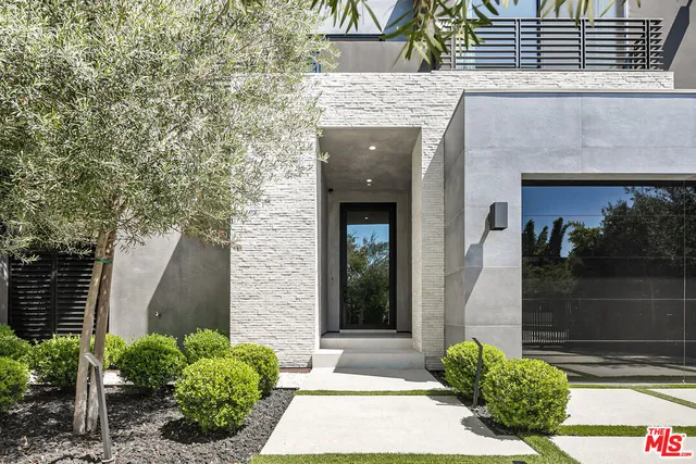 $32,000 | 356 North La Jolla Avenue, Los Angeles, CA 90048