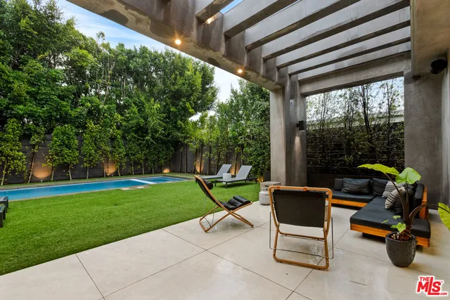 $32,000 | 356 North La Jolla Avenue, Los Angeles, CA 90048