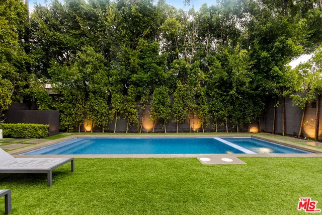 $32,000 | 356 North La Jolla Avenue, Los Angeles, CA 90048