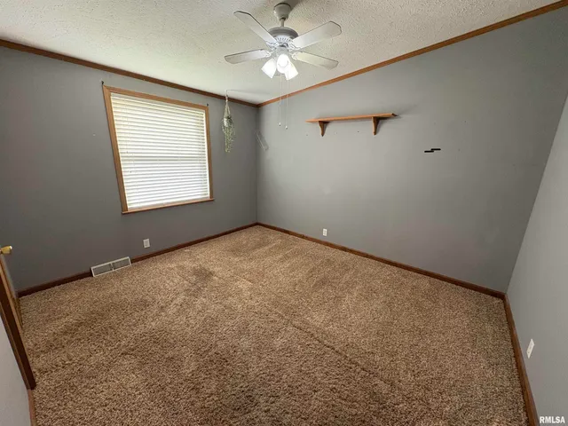 $210,000 | 18930 Co Highway 18, Centralia, IL 62801