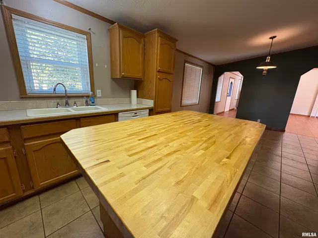 $210,000 | 18930 Co Highway 18, Centralia, IL 62801