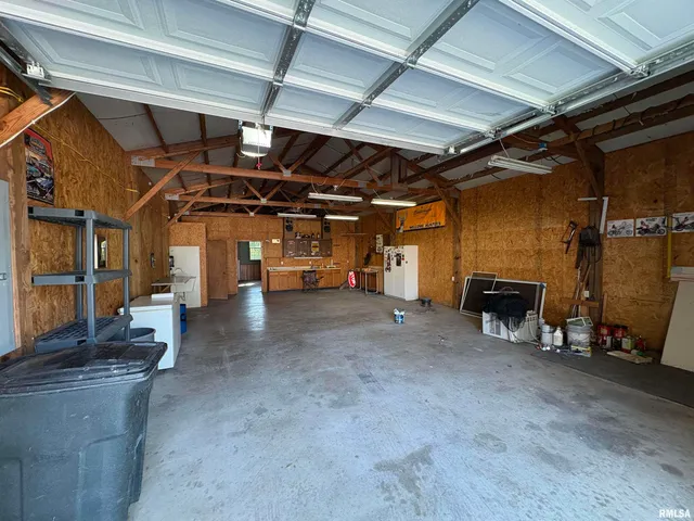 $210,000 | 18930 Co Highway 18, Centralia, IL 62801