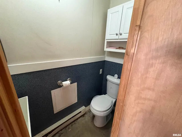 $210,000 | 18930 Co Highway 18, Centralia, IL 62801