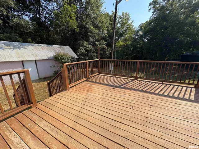 $210,000 | 18930 Co Highway 18, Centralia, IL 62801