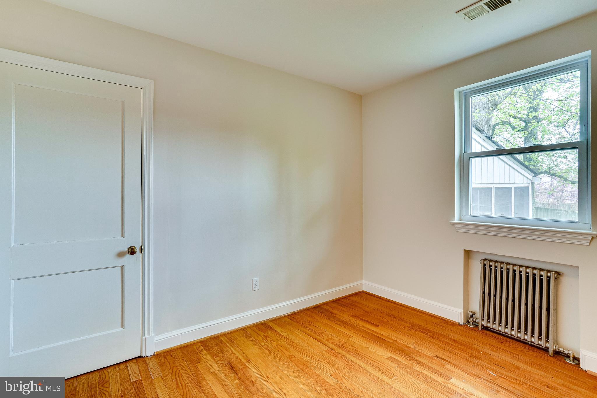 8905 Walden Road Silver Spring, MD 20901 - Photo 19 of 45