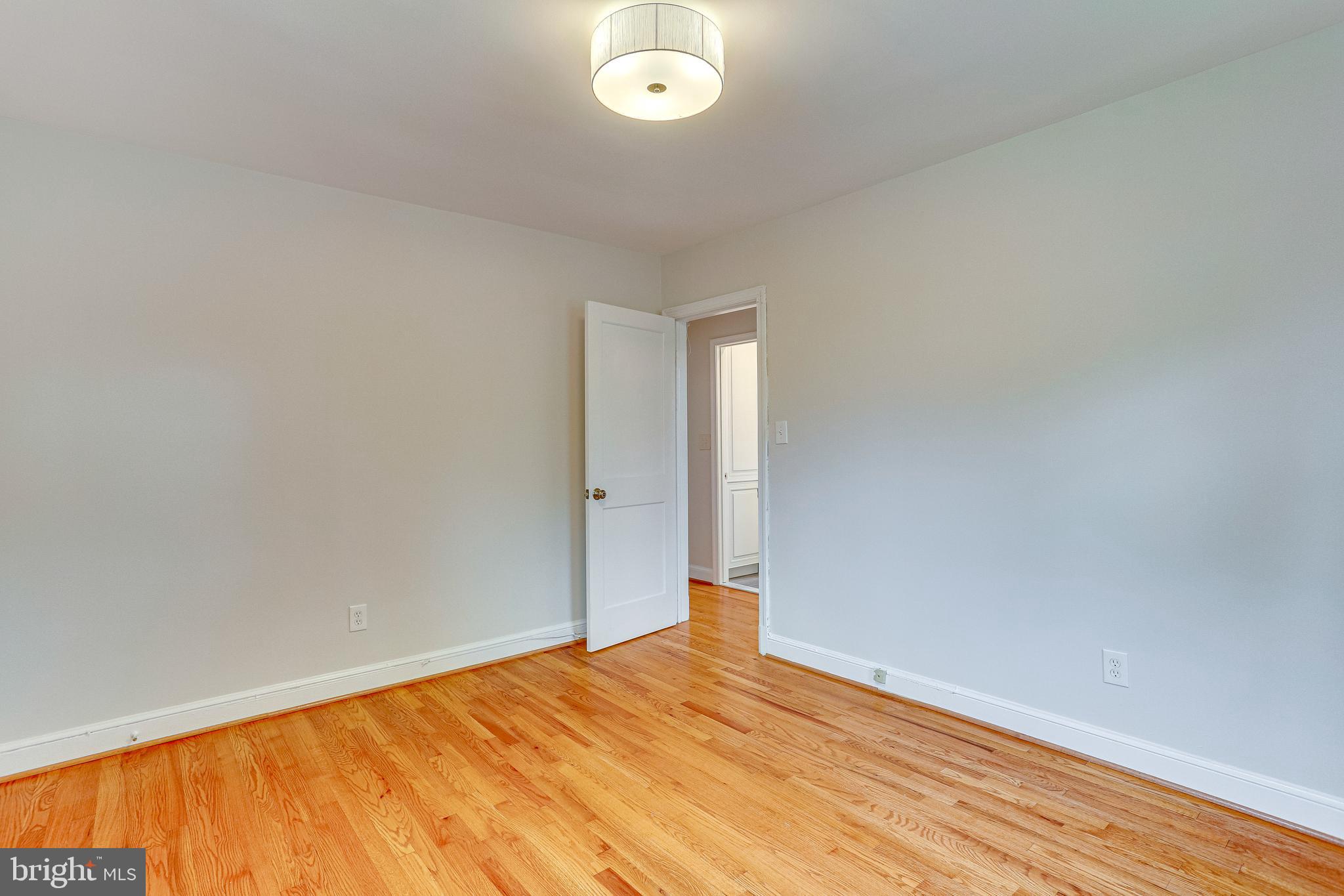 8905 Walden Road Silver Spring, MD 20901 - Photo 21 of 45