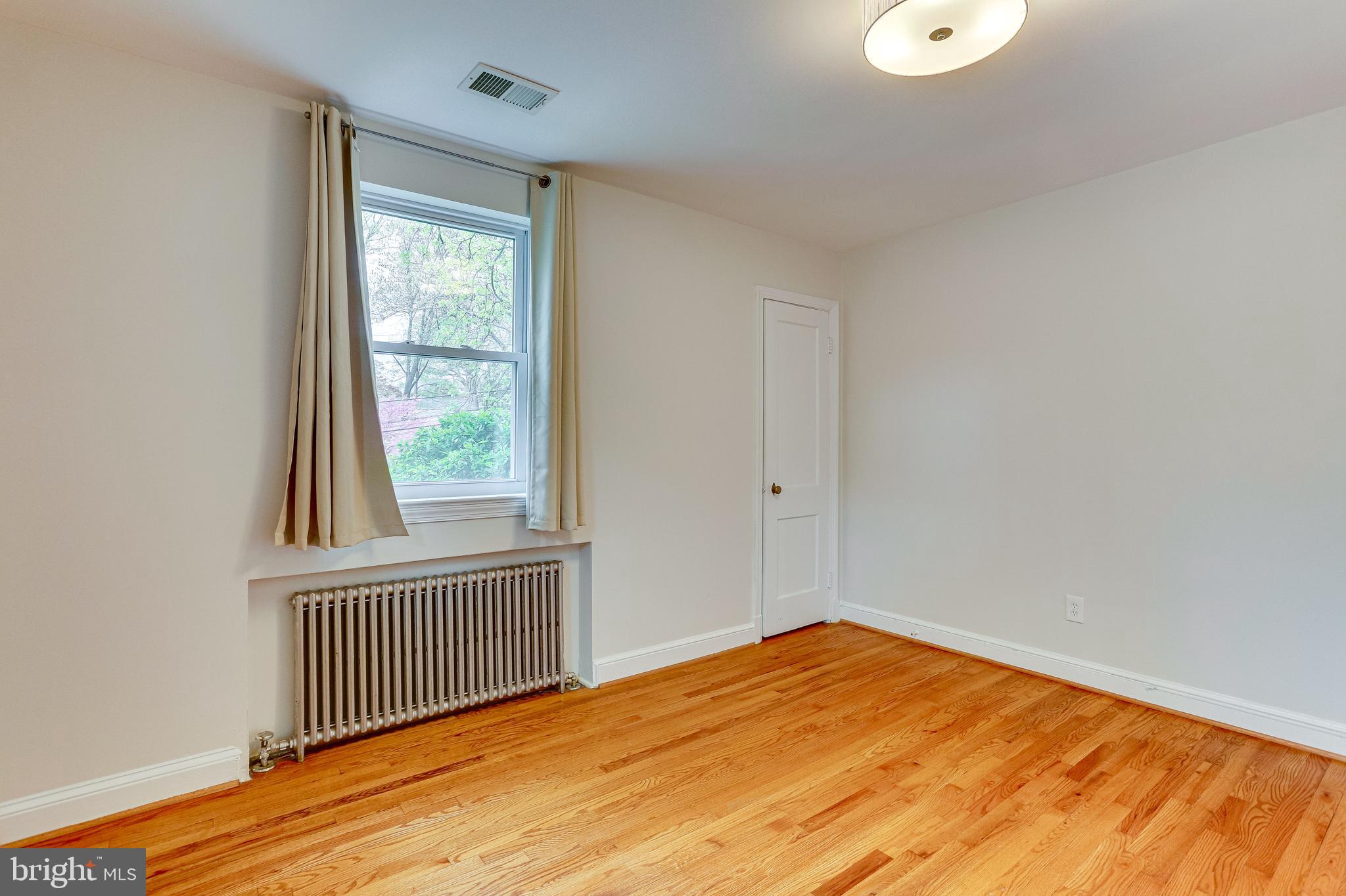 8905 Walden Road Silver Spring, MD 20901 - Photo 22 of 45