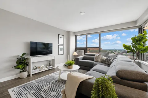 $425,000 | 2930 North Sheridan Road, Unit 2006, Chicago, IL 60657