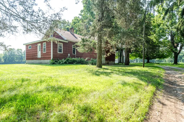 $499,500 | 7462 West Martin Road, Three Oaks, MI 49128