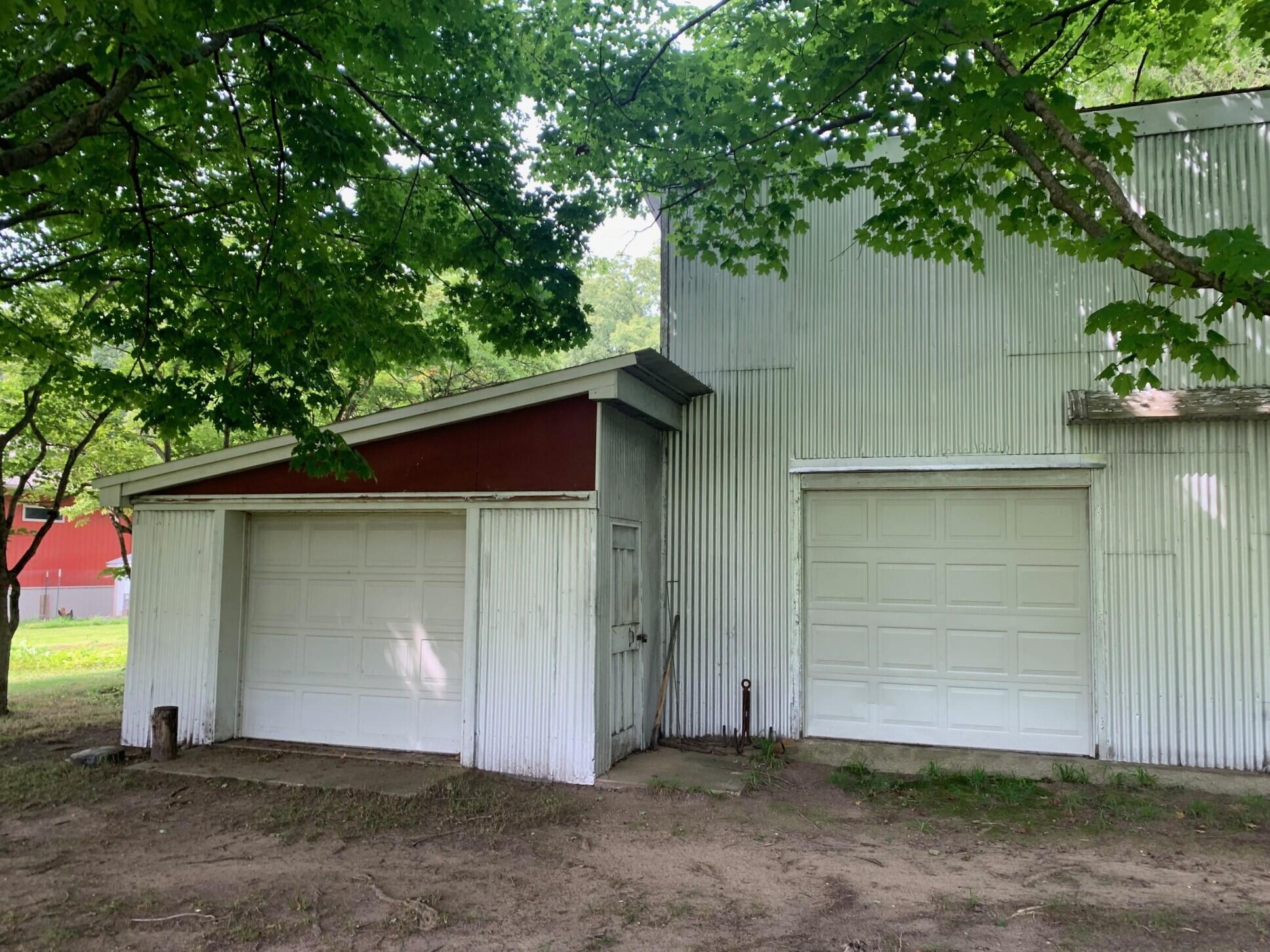 7462 West Martin Road Three Oaks, MI 49128 - Photo 8 of 21 Workshop 2