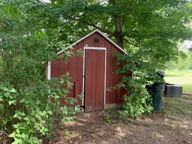 $499,500 | 7462 West Martin Road, Three Oaks, MI 49128