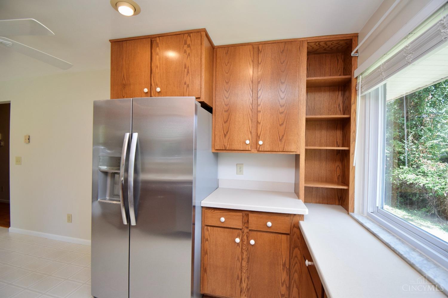 3137 Compton Road Cincinnati, OH 45251 - Photo 9 of 37
