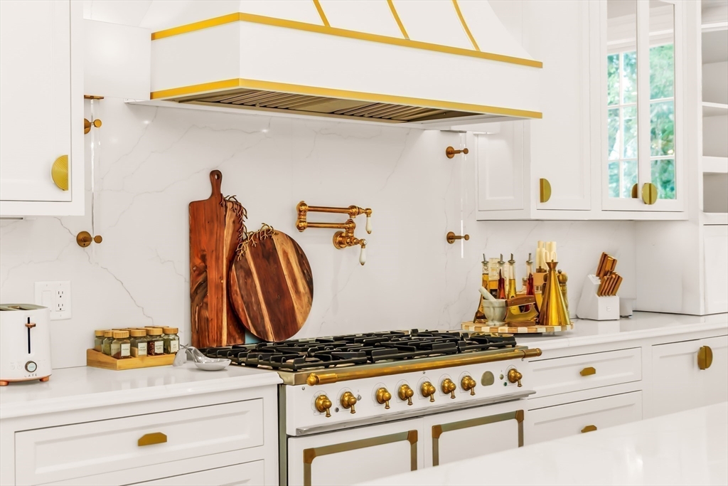 31 Boyles Street Beverly, MA 01915 - Photo 11 of 42