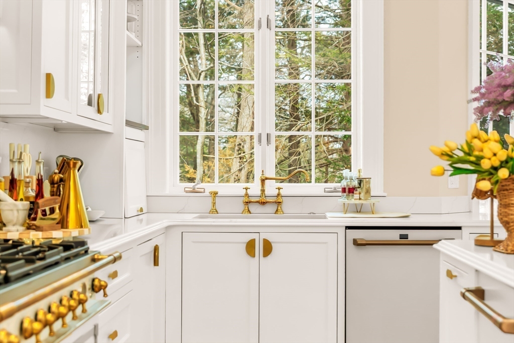 31 Boyles Street Beverly, MA 01915 - Photo 12 of 42