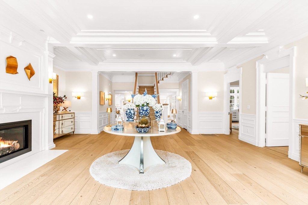 31 Boyles Street Beverly, MA 01915 - Photo 2 of 42