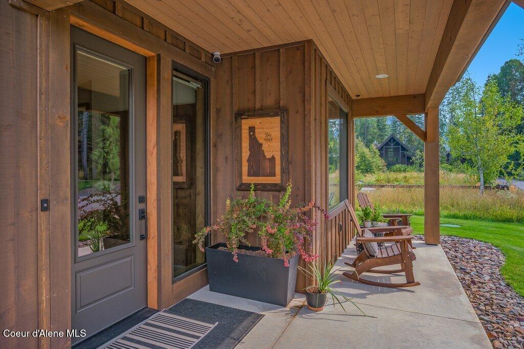 107 Oxbow Road Sandpoint, ID 83864 - Photo 7 of 70 --7.jpg-SMALL