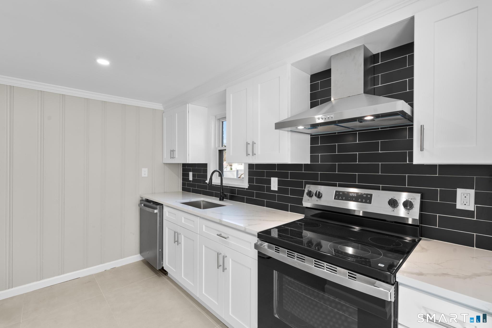 3 Marion Street Bristol, CT 06010 - Photo 4 of 21