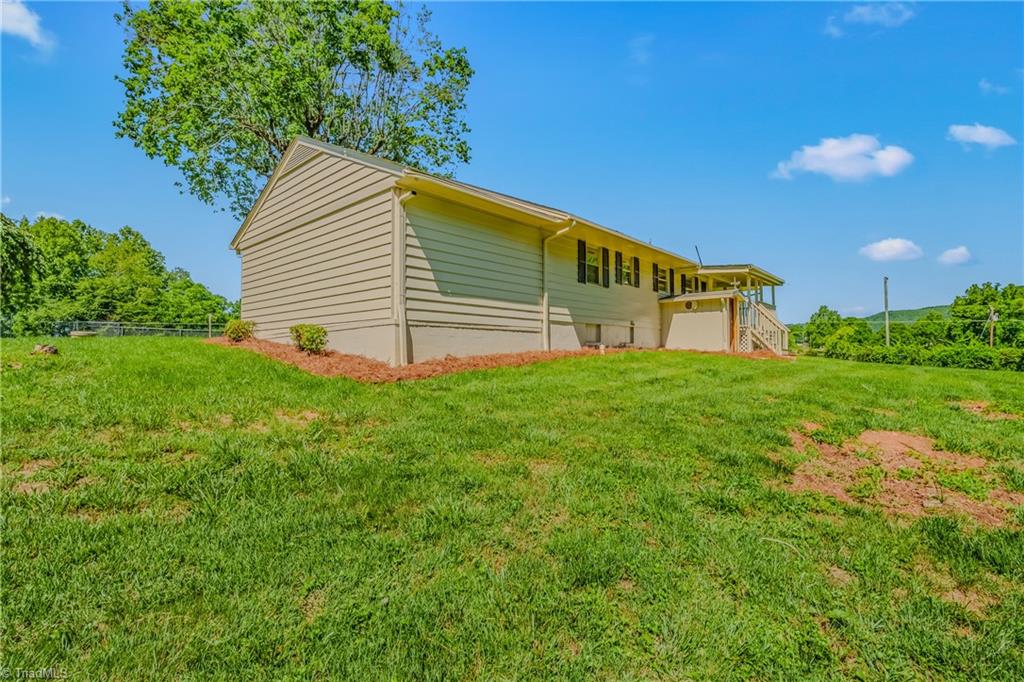 2119 Old Pipers Gap Road Cana, VA 24317 - Photo 7 of 45