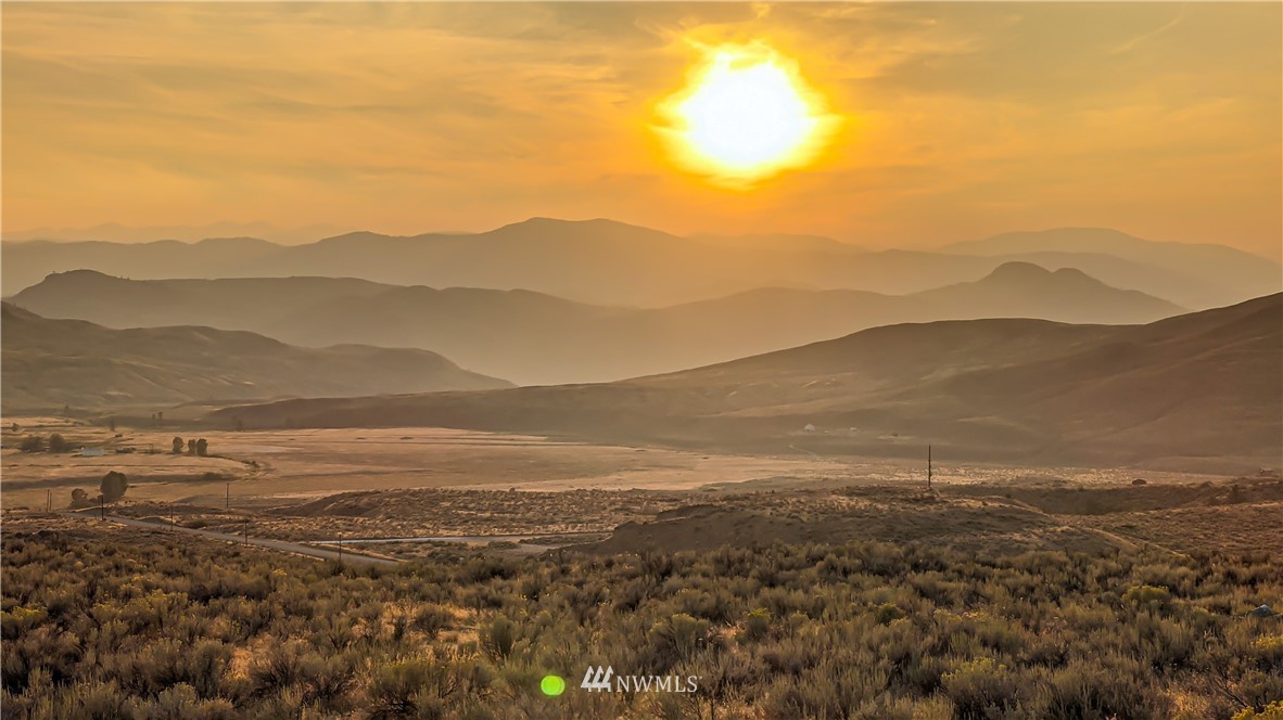 4 Spring Road Tonasket, WA 98855 - Photo 21 of 40 a view of an ocean