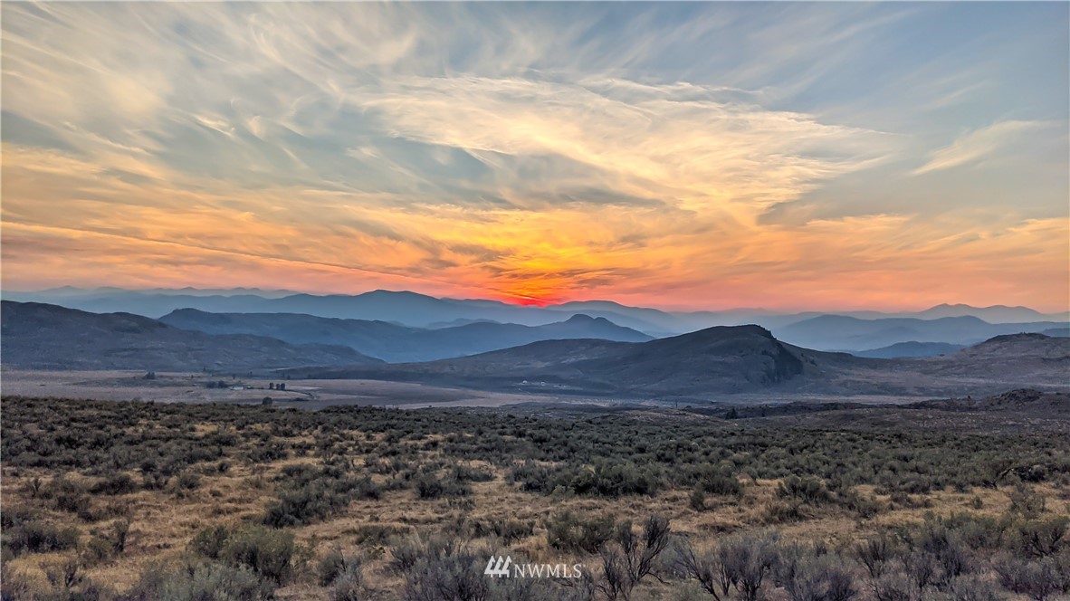 4 Spring Road Tonasket, WA 98855 - Photo 39 of 40 a view of outdoor space and mountain view