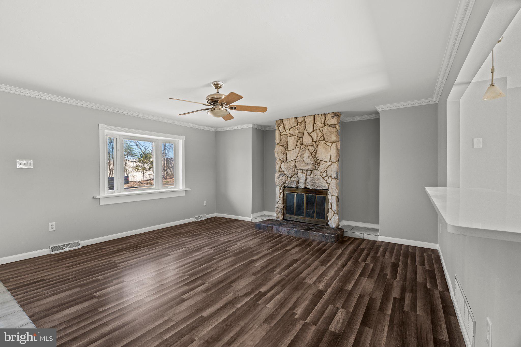 376 Lower Landing Road Blackwood, NJ 08012 - Photo 7 of 30 Gallery Image 7