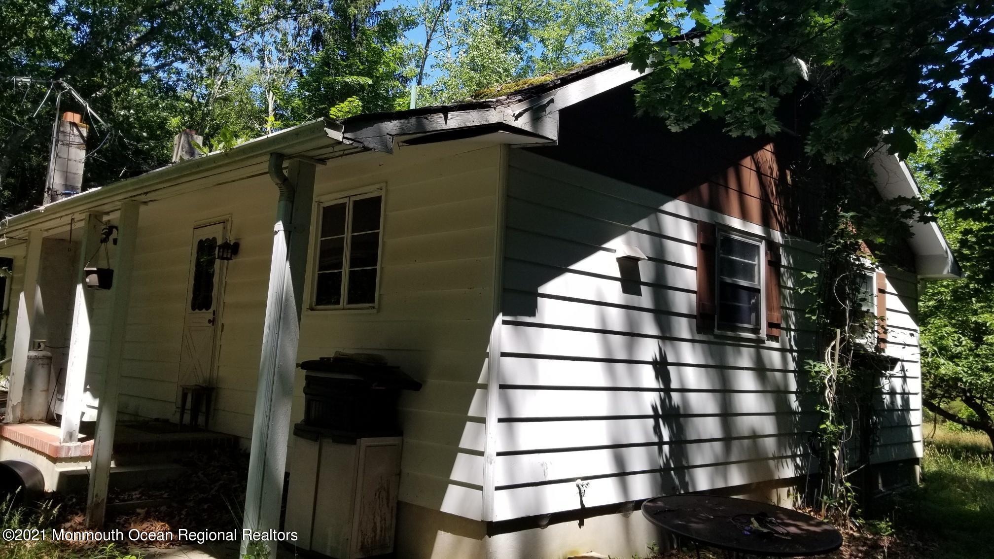 127 Church Road Howell, NJ 07731 - Photo 2 of 20 20210624_113331_resized