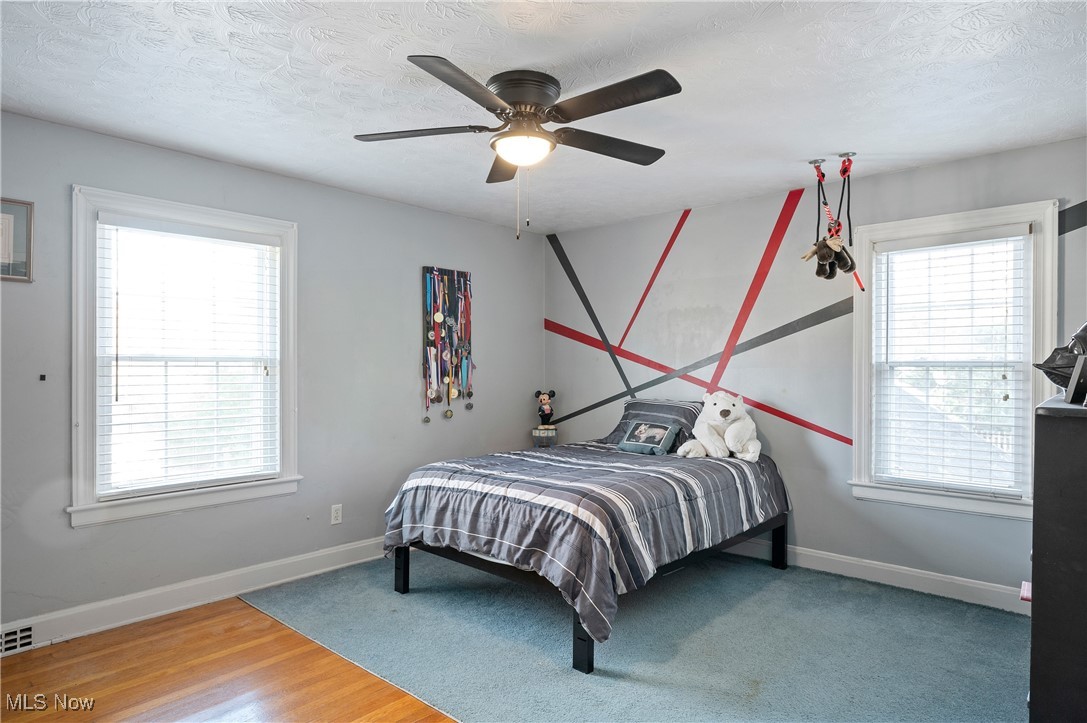 4141 Windsor Road Youngstown, OH 44512 - Photo 24 of 41 3rd Bedroom toward parking area.