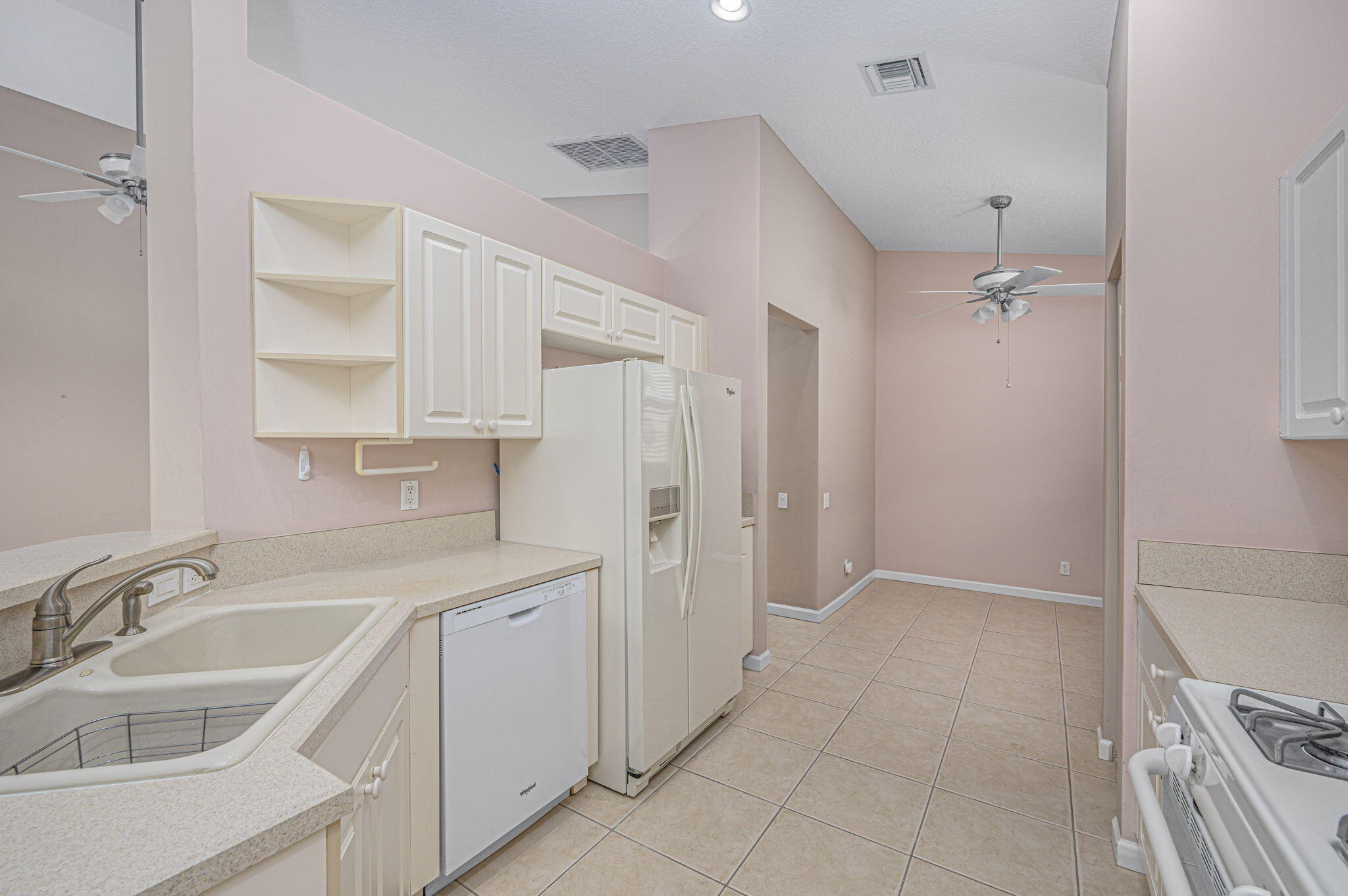 395 Springview Loop Port St. Lucie, FL 34986 - Photo 15 of 55 Kitchen