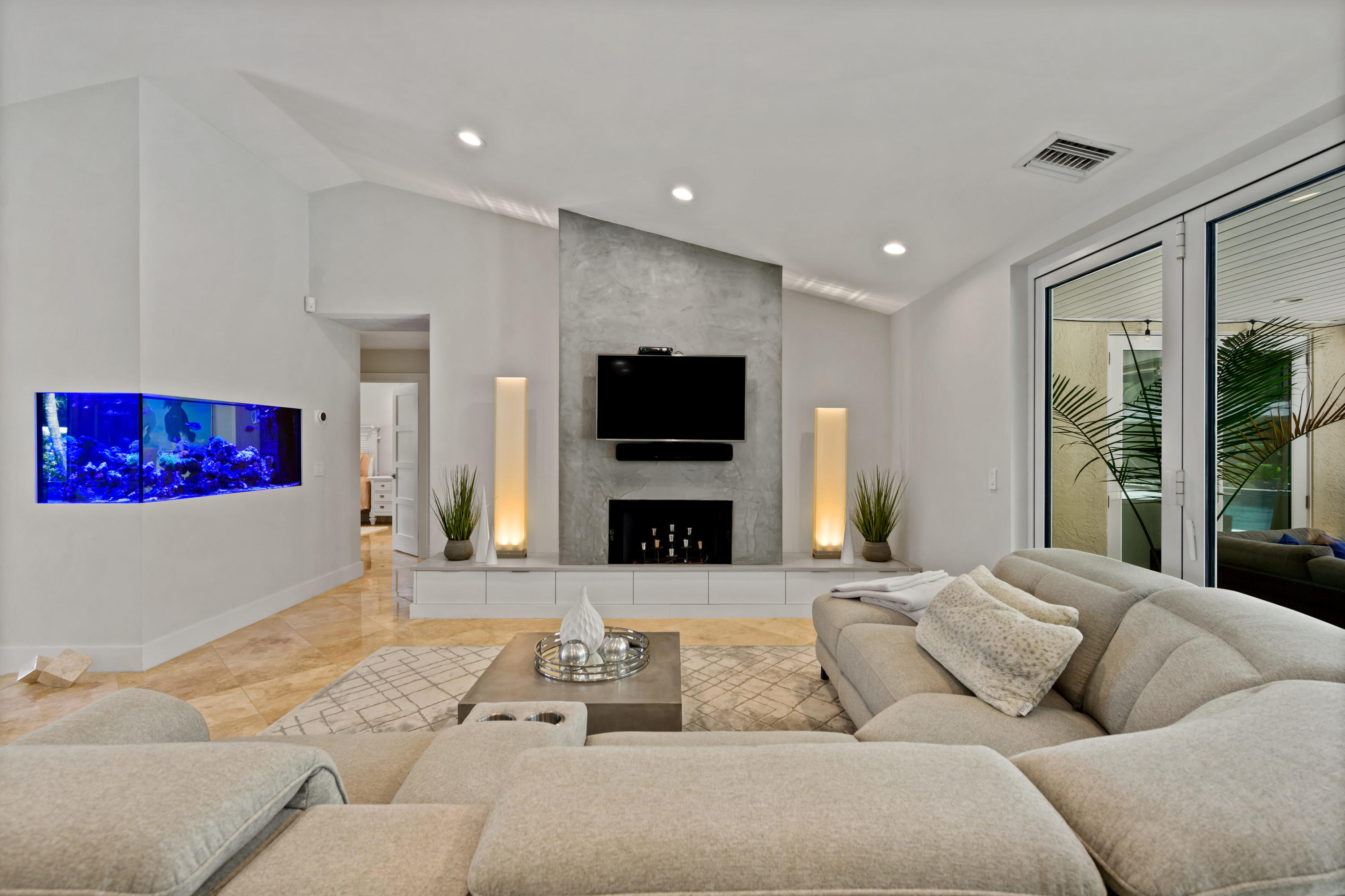 14552 Halter Road Wellington, FL 33414 - Photo 7 of 50 14552 Halter Rd Wellington FL-print-043-
