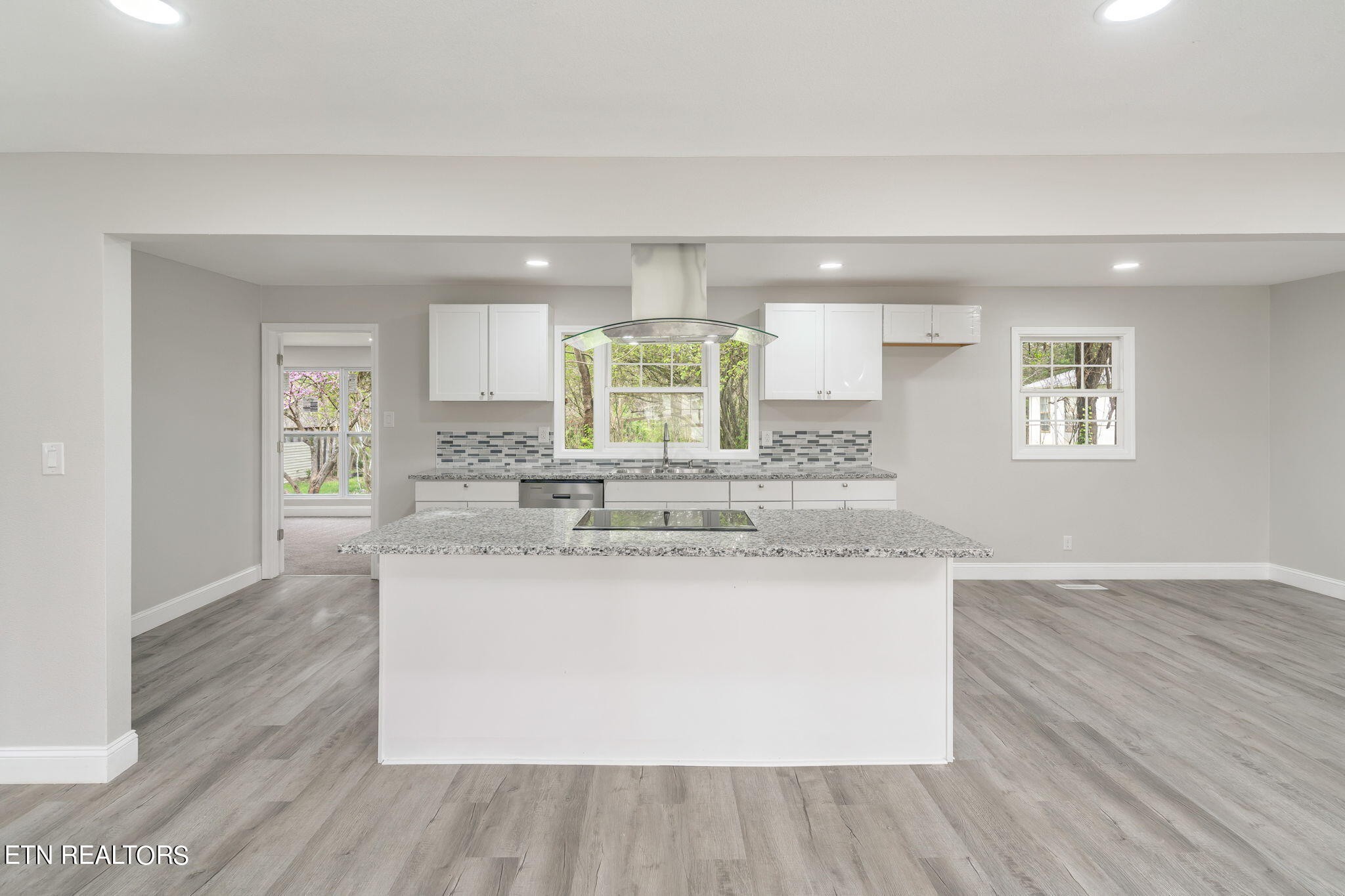 218 Oakmont Road Bean Station, TN 37708 - Photo 13 of 32 Gallery Image 13