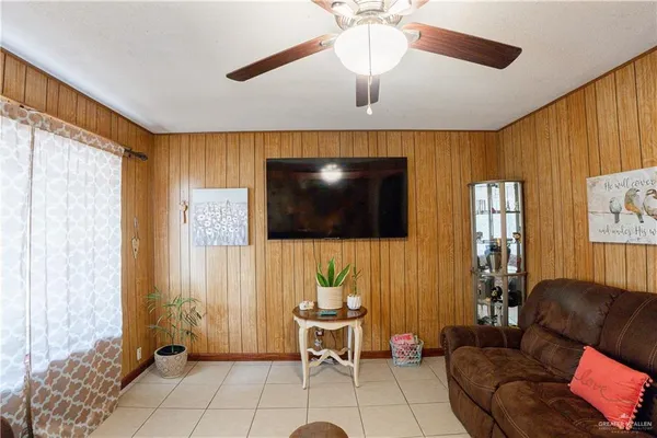 $209,900 | 425 South Reynolds, Rio Hondo, TX 78583