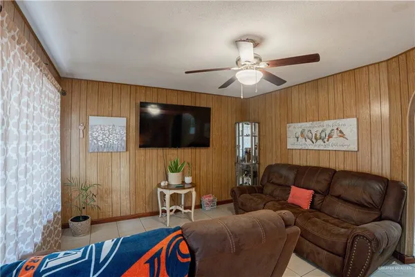 $209,900 | 425 South Reynolds, Rio Hondo, TX 78583