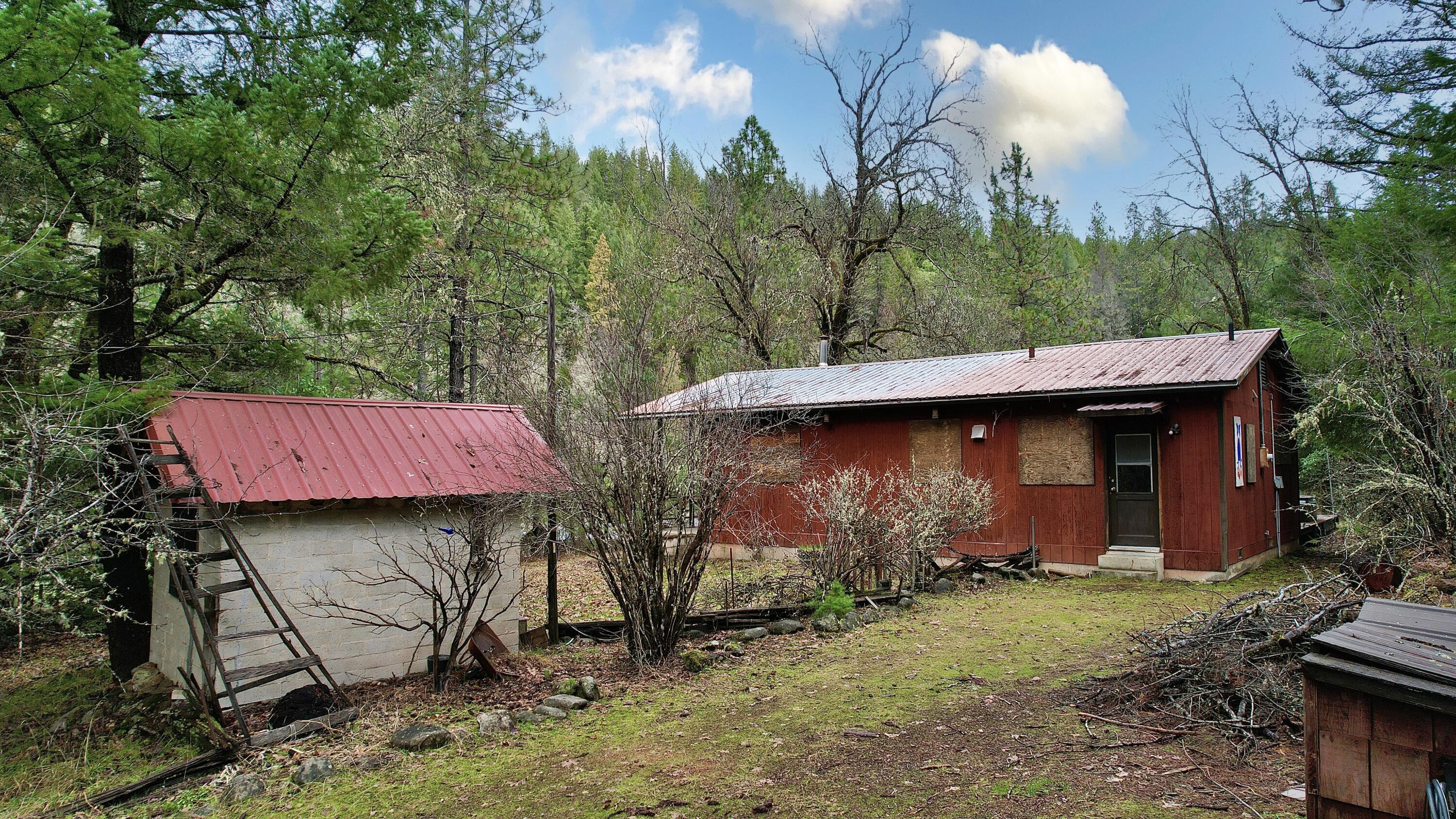 283 West Fork Trail Creek Road Trail, OR 97541 - Photo 14 of 15 Side of house