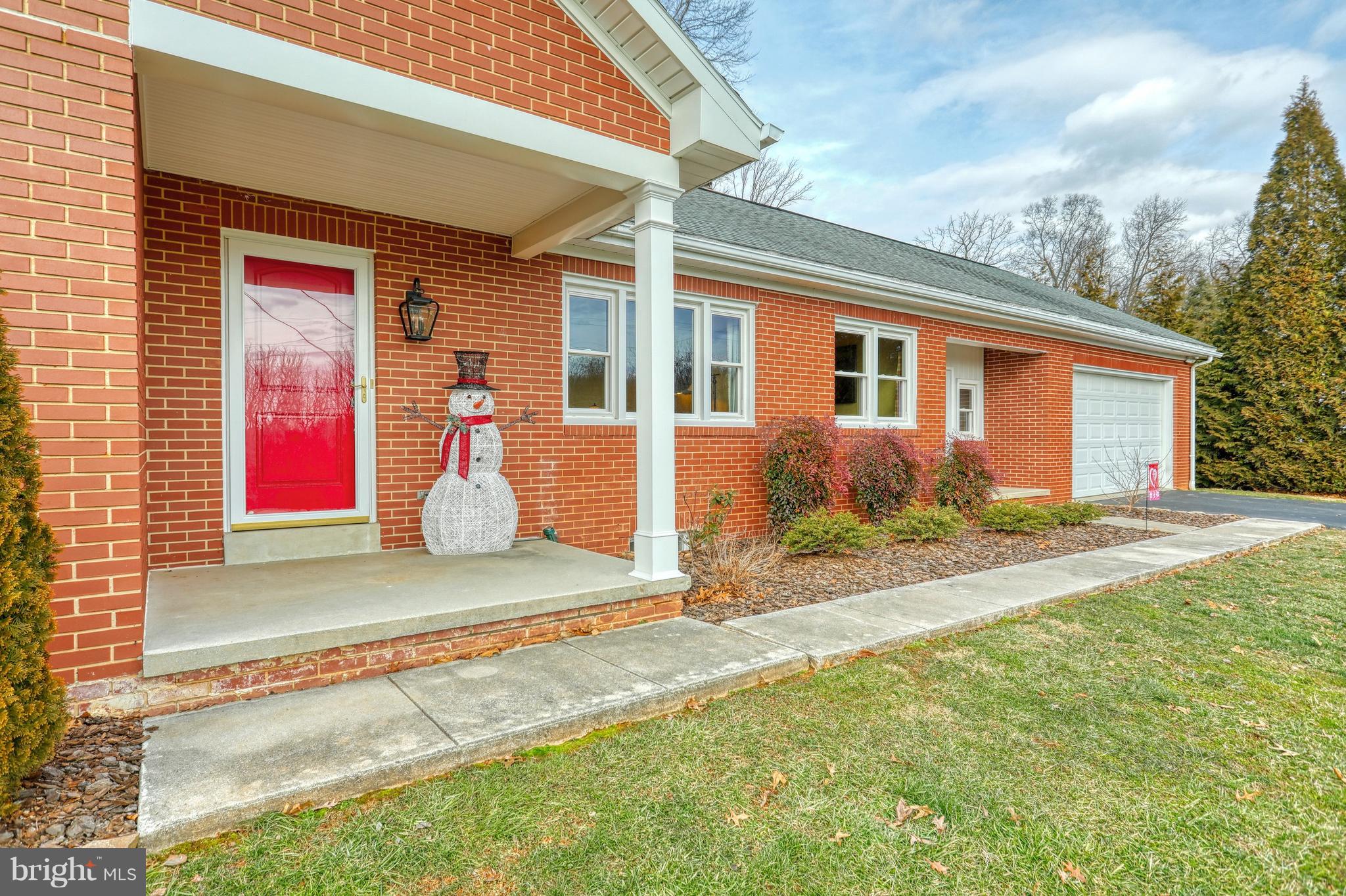 6187 Hoff Road Spring Grove, PA 17362 - Photo 4 of 44 Gallery Image 4