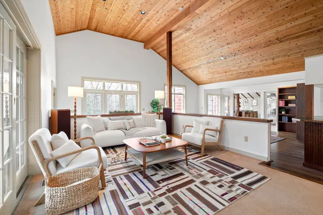 $1,374,000 | 381 West Mountain Road, Ridgefield, CT 06877