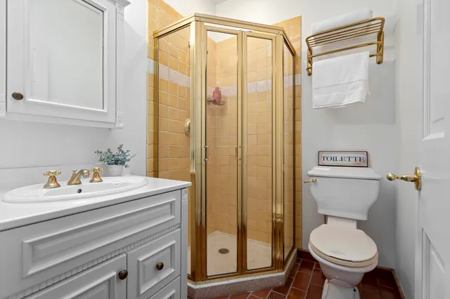 $1,374,000 | 381 West Mountain Road, Ridgefield, CT 06877