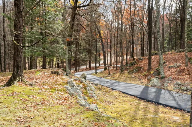 $1,374,000 | 381 West Mountain Road, Ridgefield, CT 06877